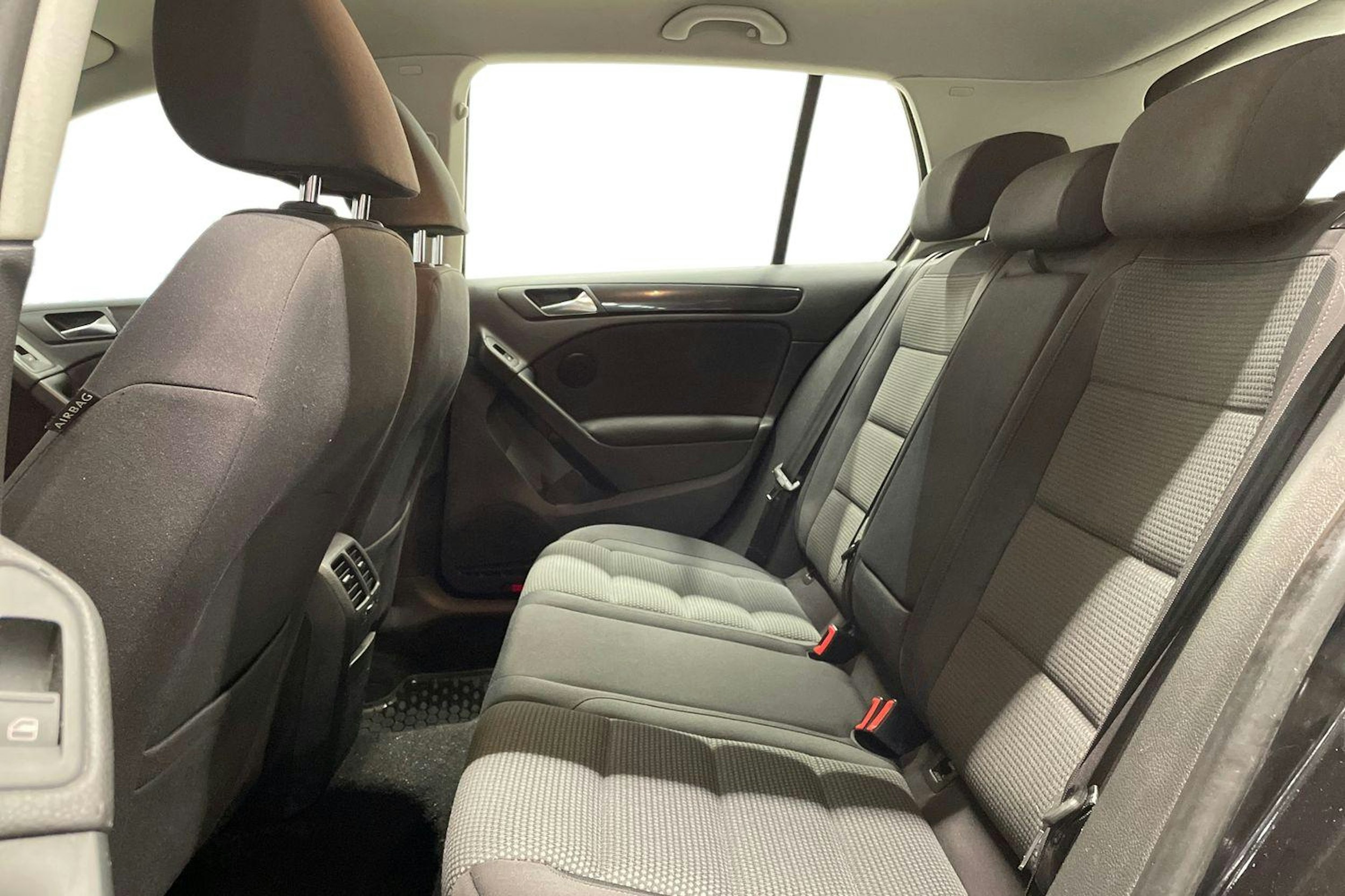 musta Volkswagen Golf 2012 kuva 8.