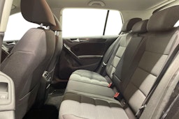 musta Volkswagen Golf 2012 kuva 8.