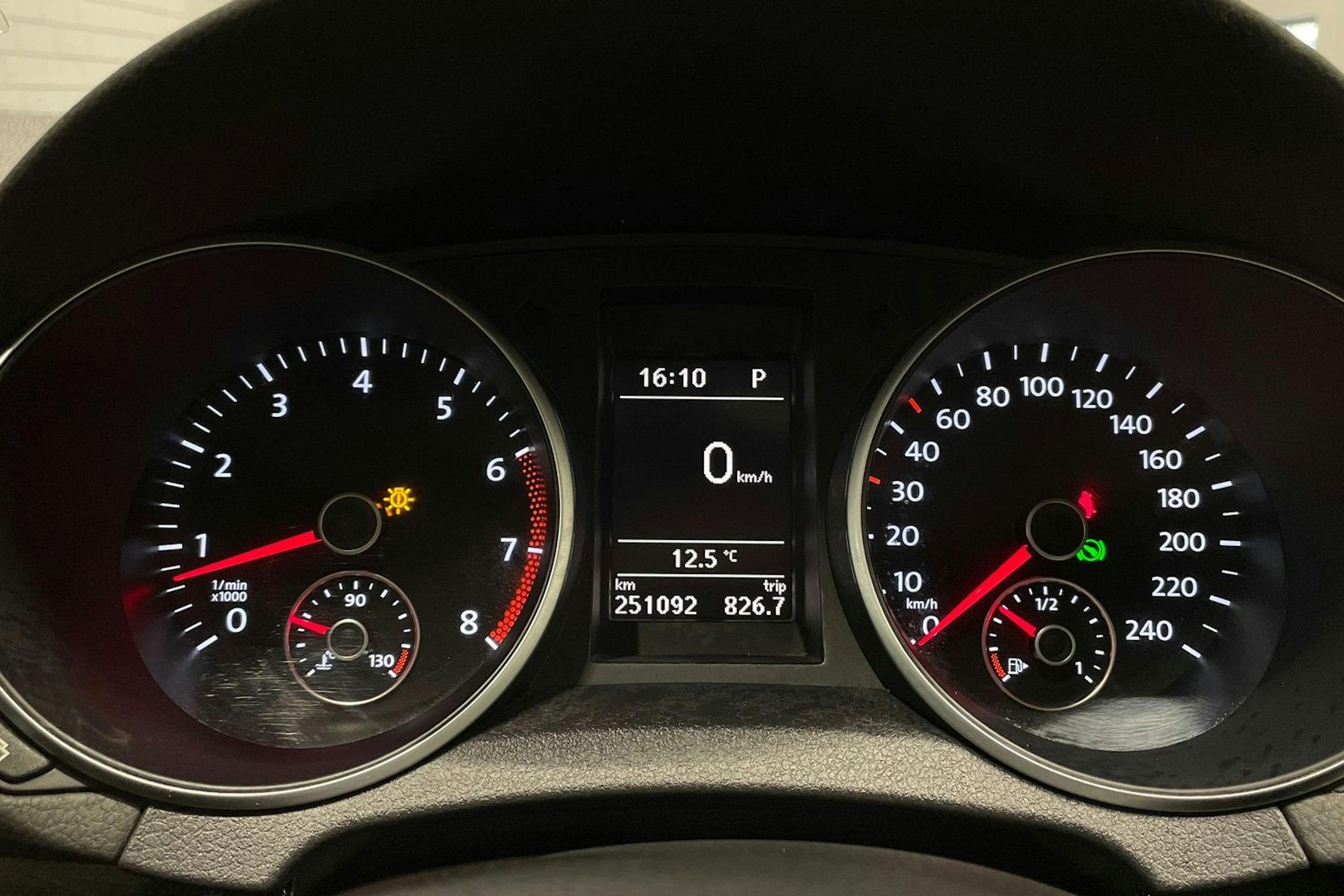 musta Volkswagen Golf 2012 kuva 13.