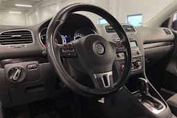 musta Volkswagen Golf 2012 kuva 20.