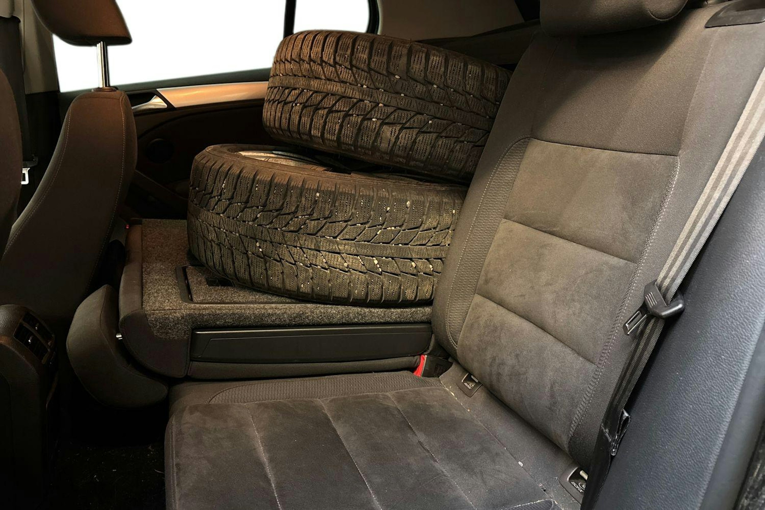 musta Volkswagen Golf 2012 kuva 10.