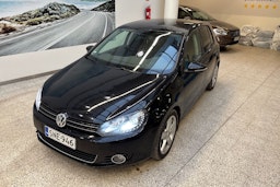 musta Volkswagen Golf 2012 kuva 17.