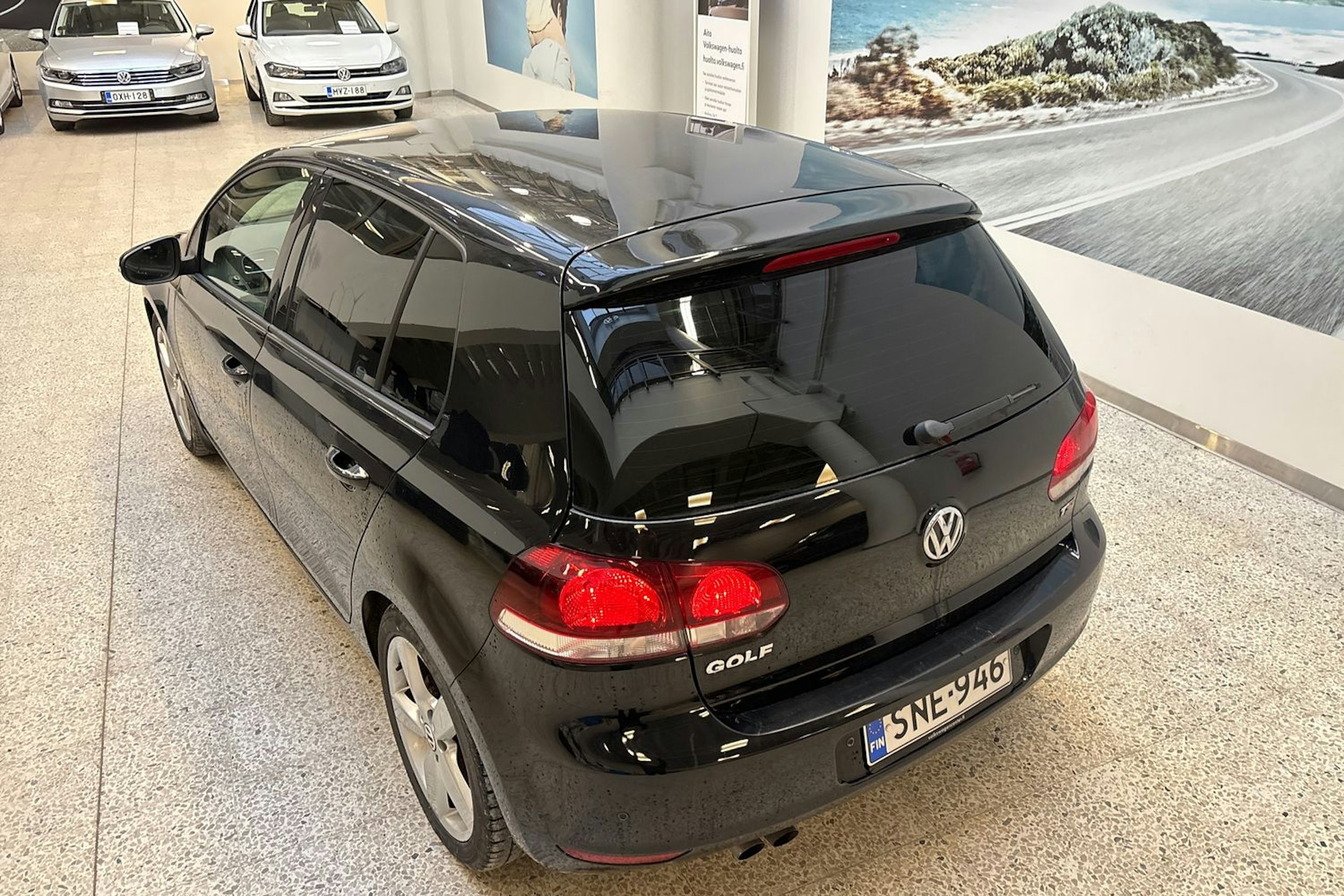 musta Volkswagen Golf 2012 kuva 23.