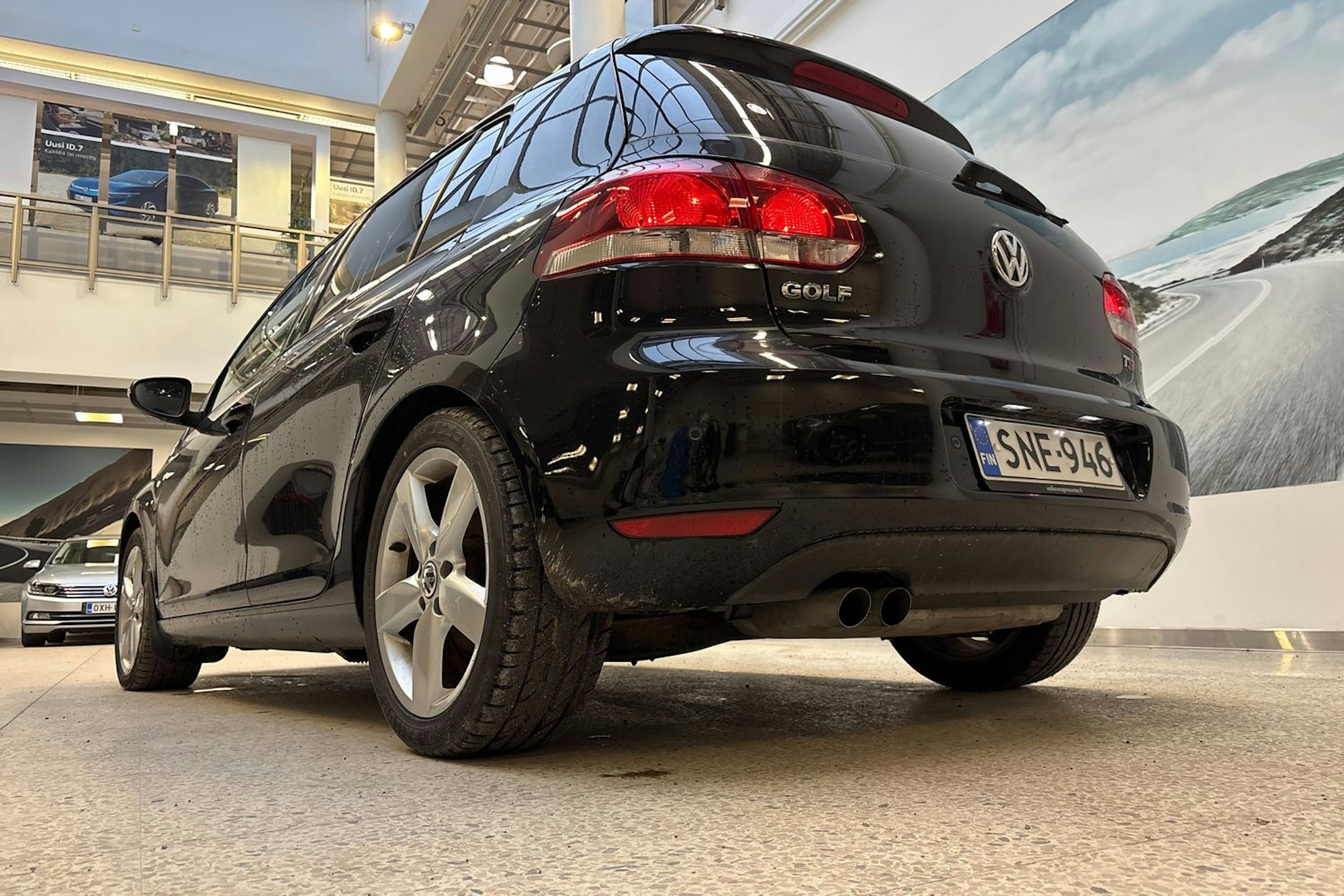 musta Volkswagen Golf 2012 kuva 24.