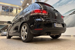 musta Volkswagen Golf 2012 kuva 24.