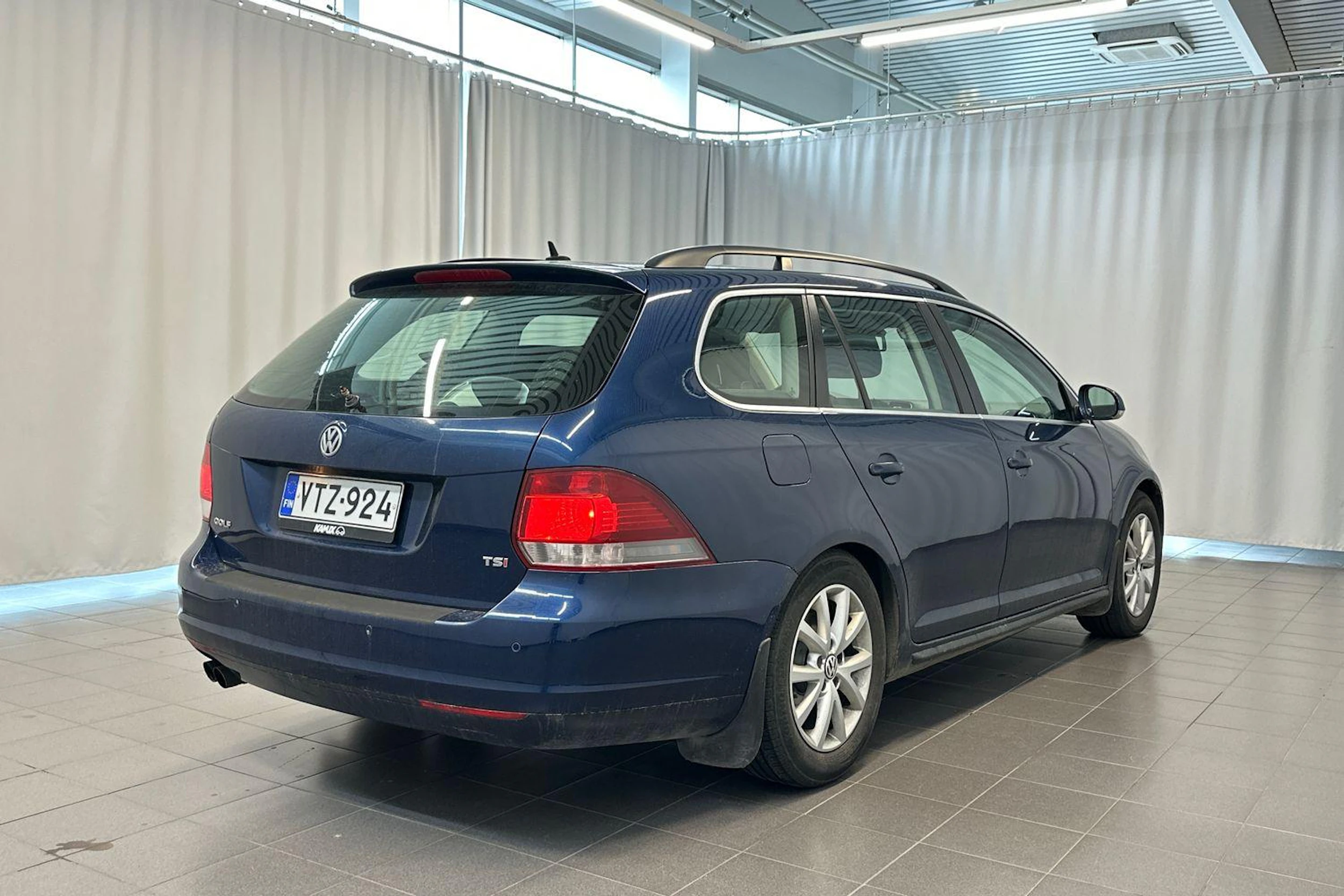 Sininen Volkswagen GOLF 2012 kuva 7.