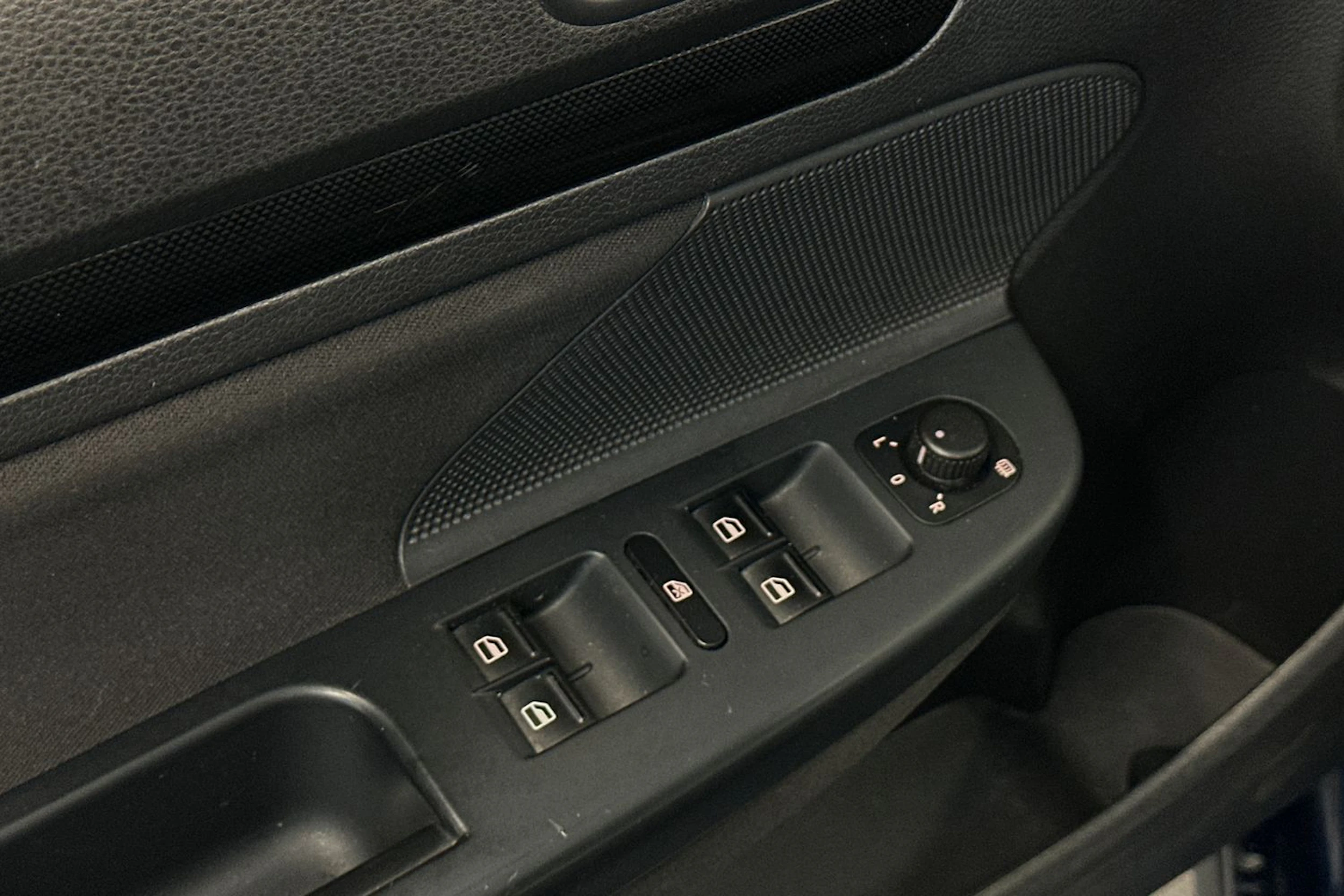 Sininen Volkswagen GOLF 2012 kuva 16.
