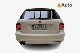 valkoinen Volkswagen Golf 2012 kuva 3.
