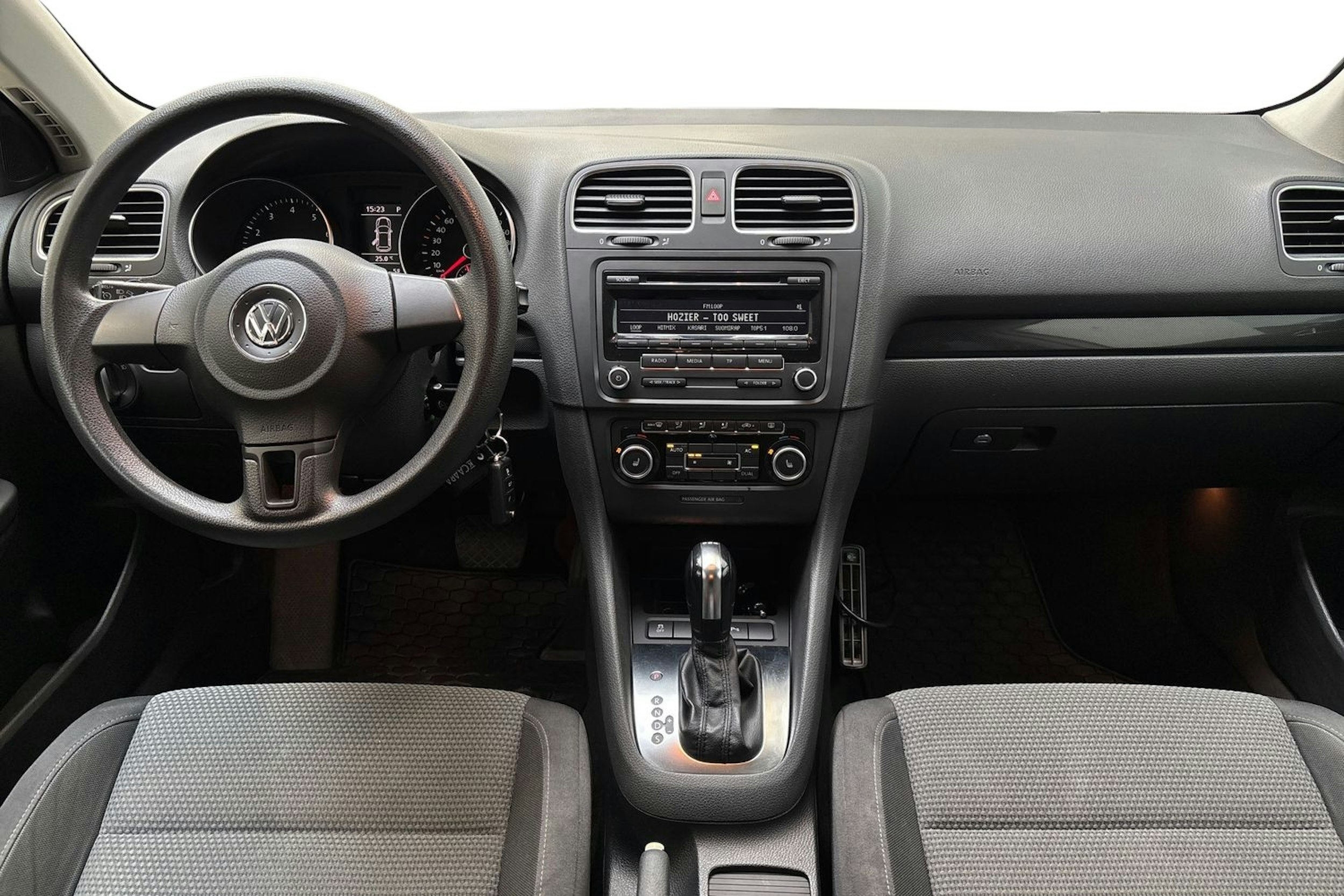 valkoinen Volkswagen Golf 2012 kuva 9.