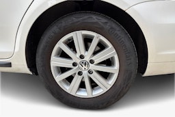 valkoinen Volkswagen Golf 2012 kuva 11.