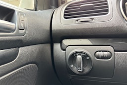 valkoinen Volkswagen Golf 2012 kuva 15.