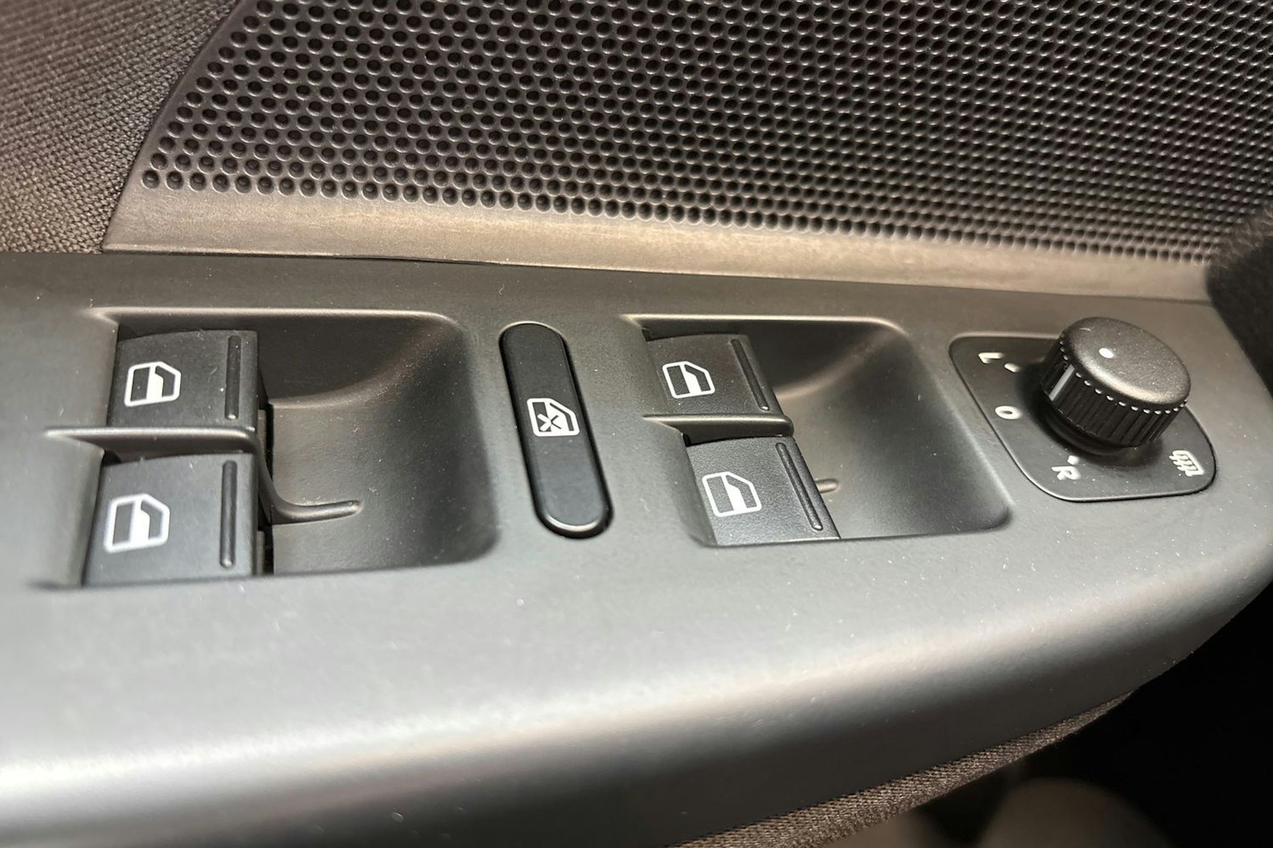 valkoinen Volkswagen Golf 2012 kuva 16.