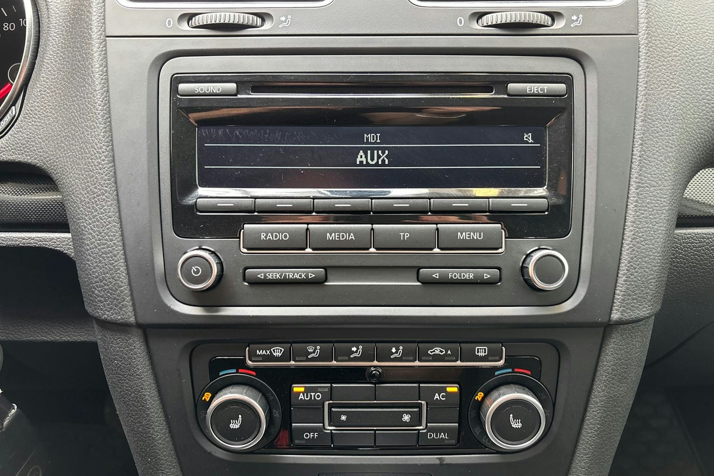 valkoinen Volkswagen Golf 2012 kuva 17.