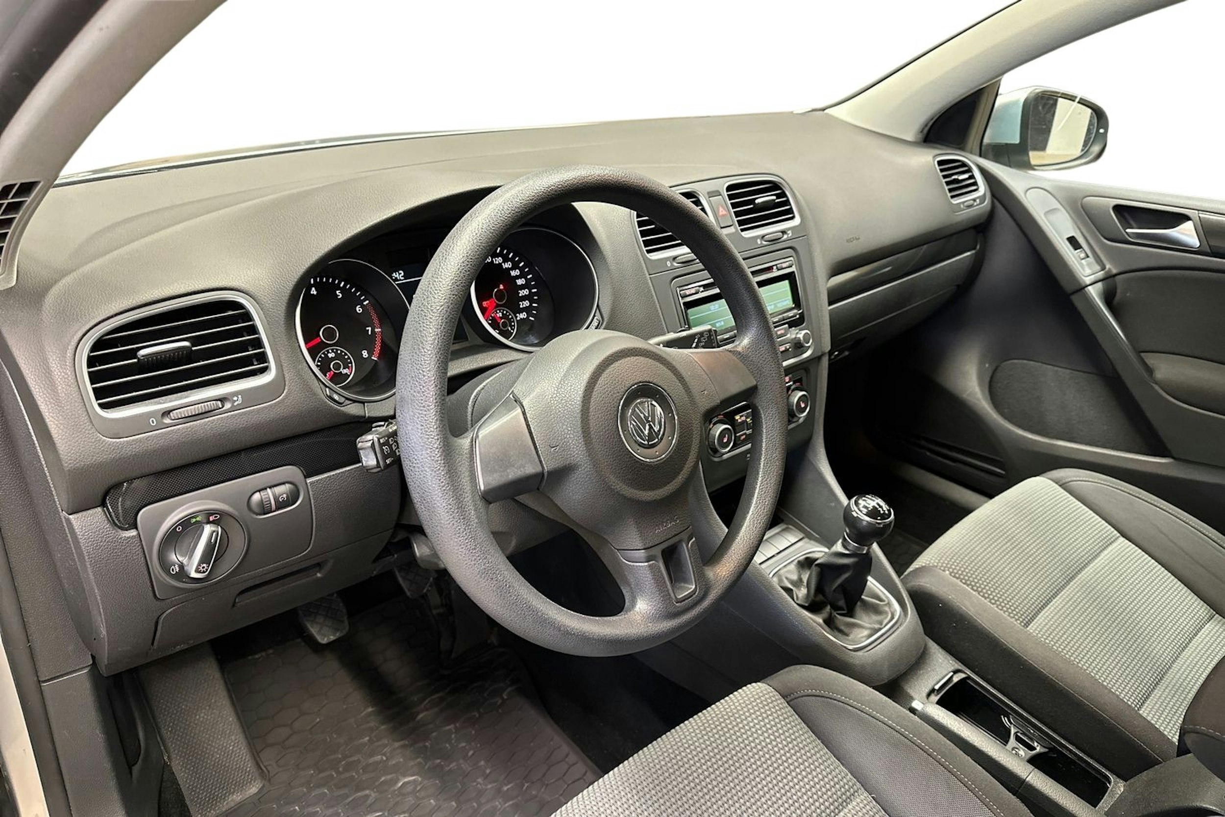 harmaa Volkswagen Golf 2012 kuva 7.