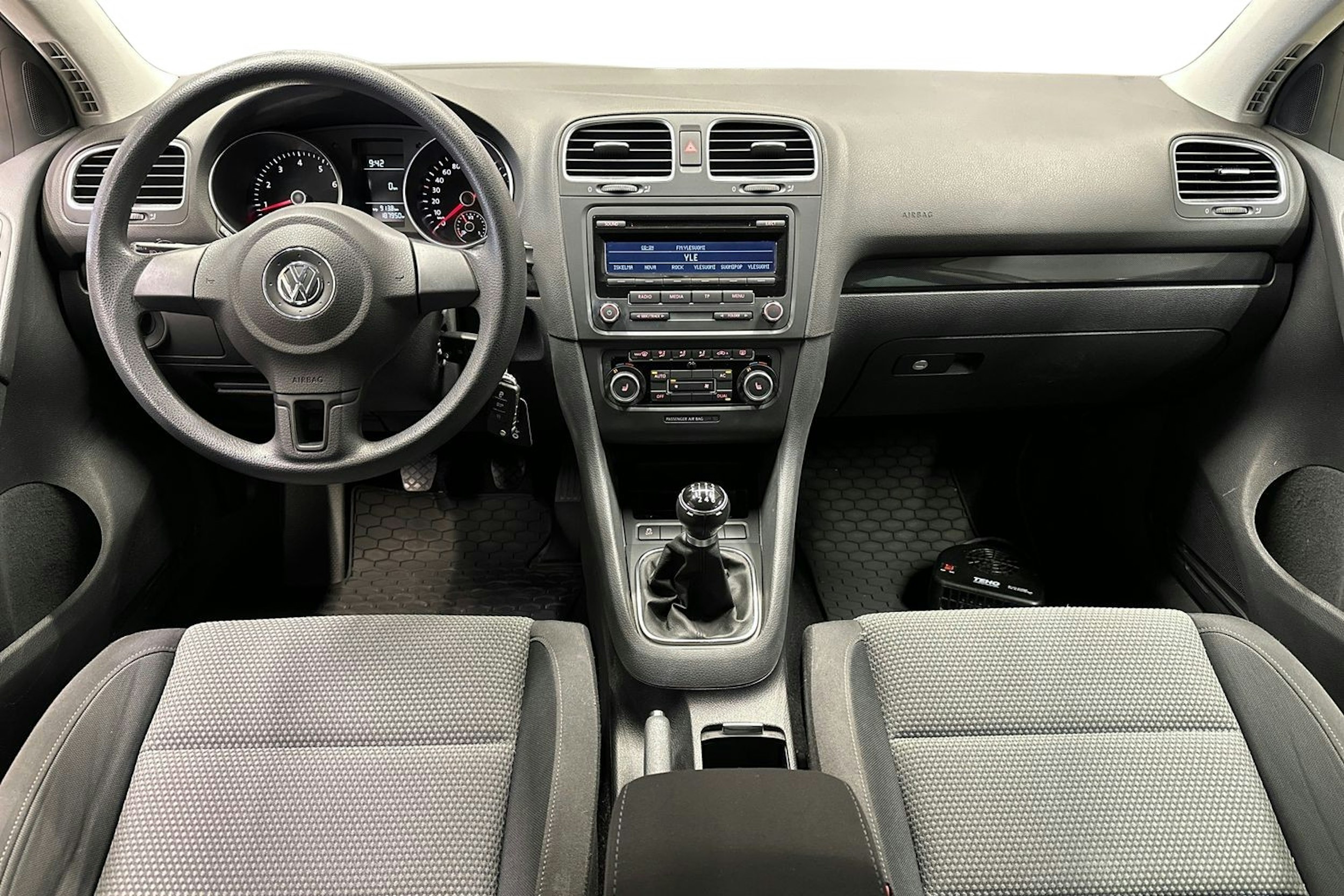 harmaa Volkswagen Golf 2012 kuva 9.