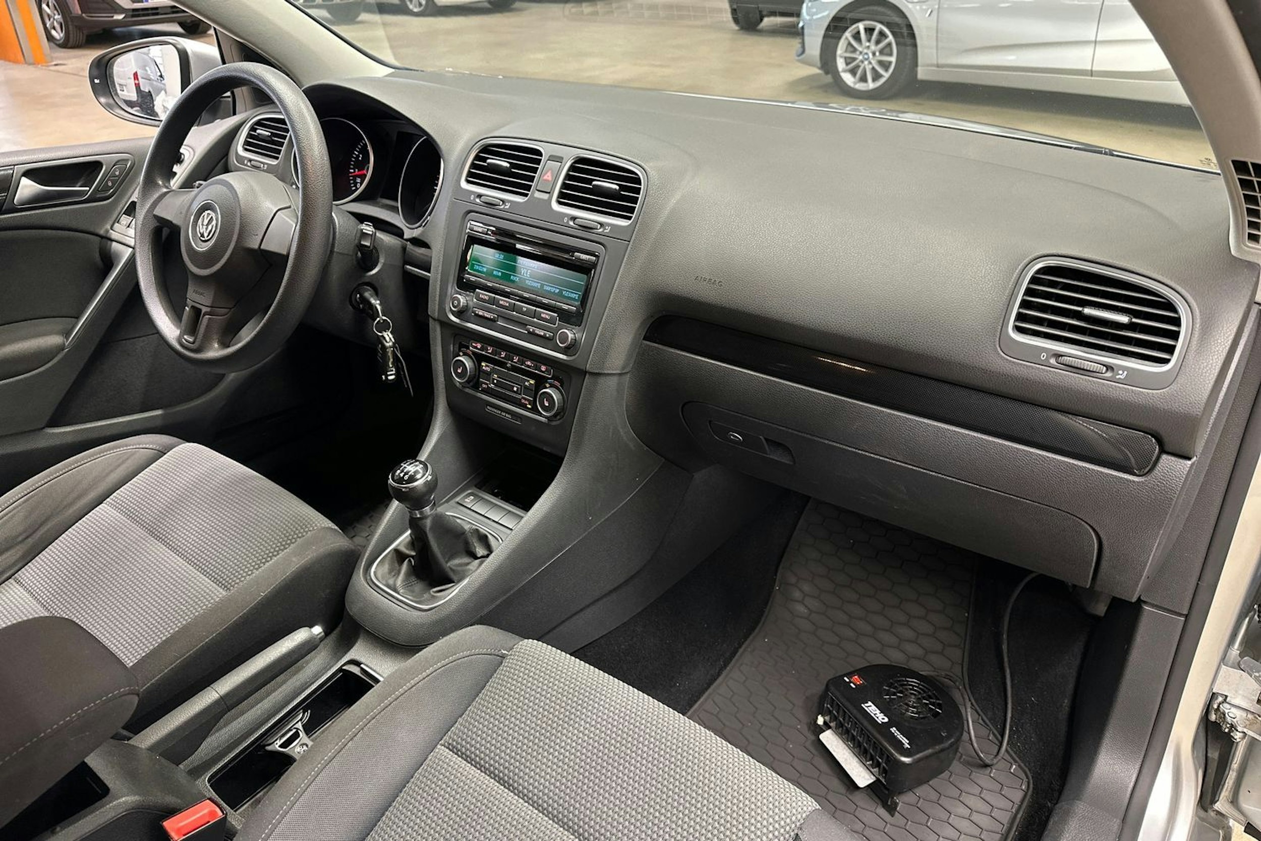 harmaa Volkswagen Golf 2012 kuva 14.
