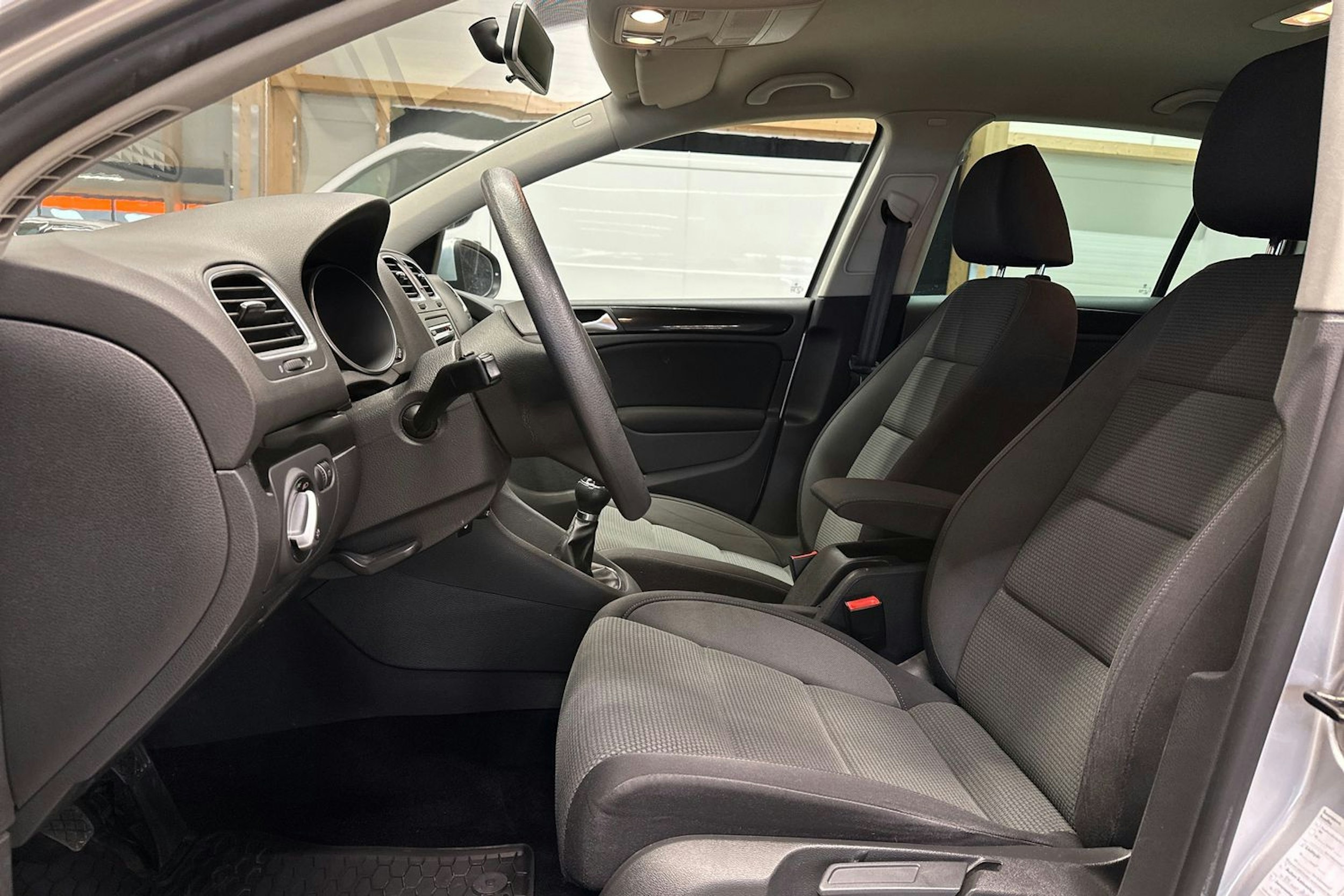 harmaa Volkswagen Golf 2012 kuva 17.