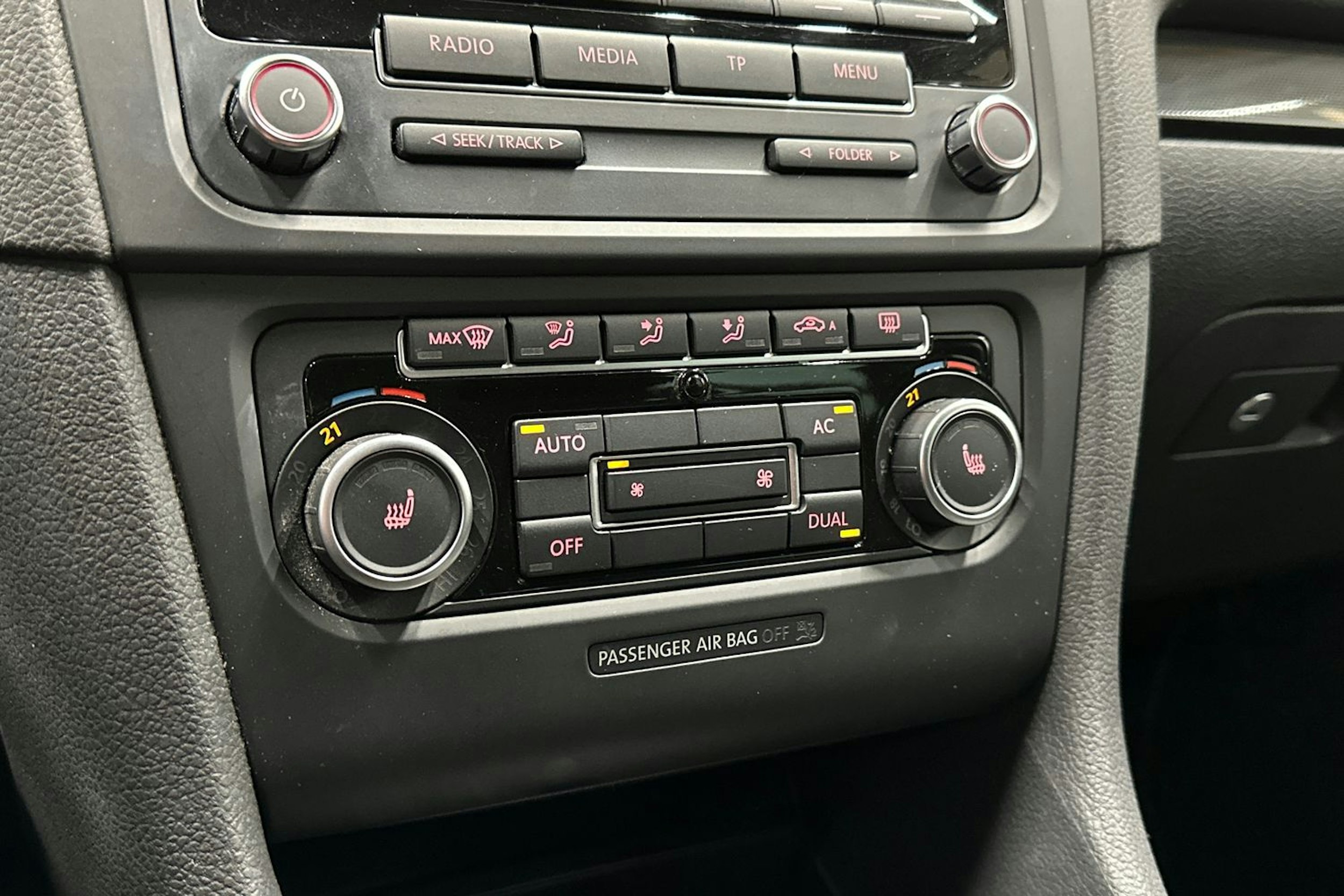 harmaa Volkswagen Golf 2012 kuva 19.