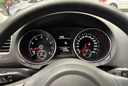 harmaa Volkswagen Golf 2012 kuva 23.