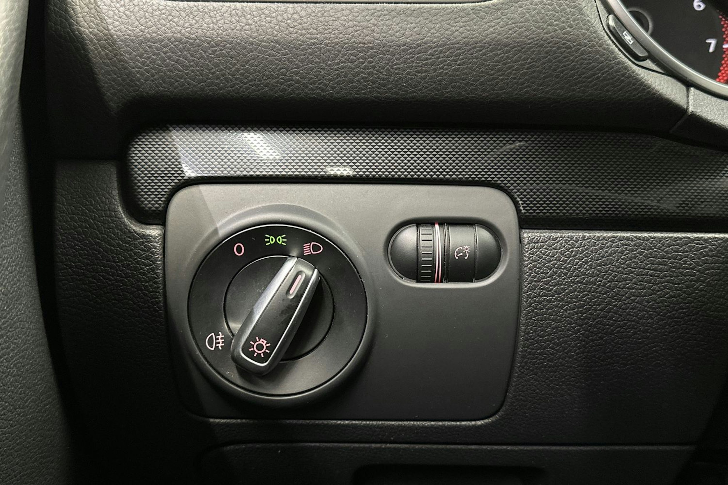 harmaa Volkswagen Golf 2012 kuva 26.