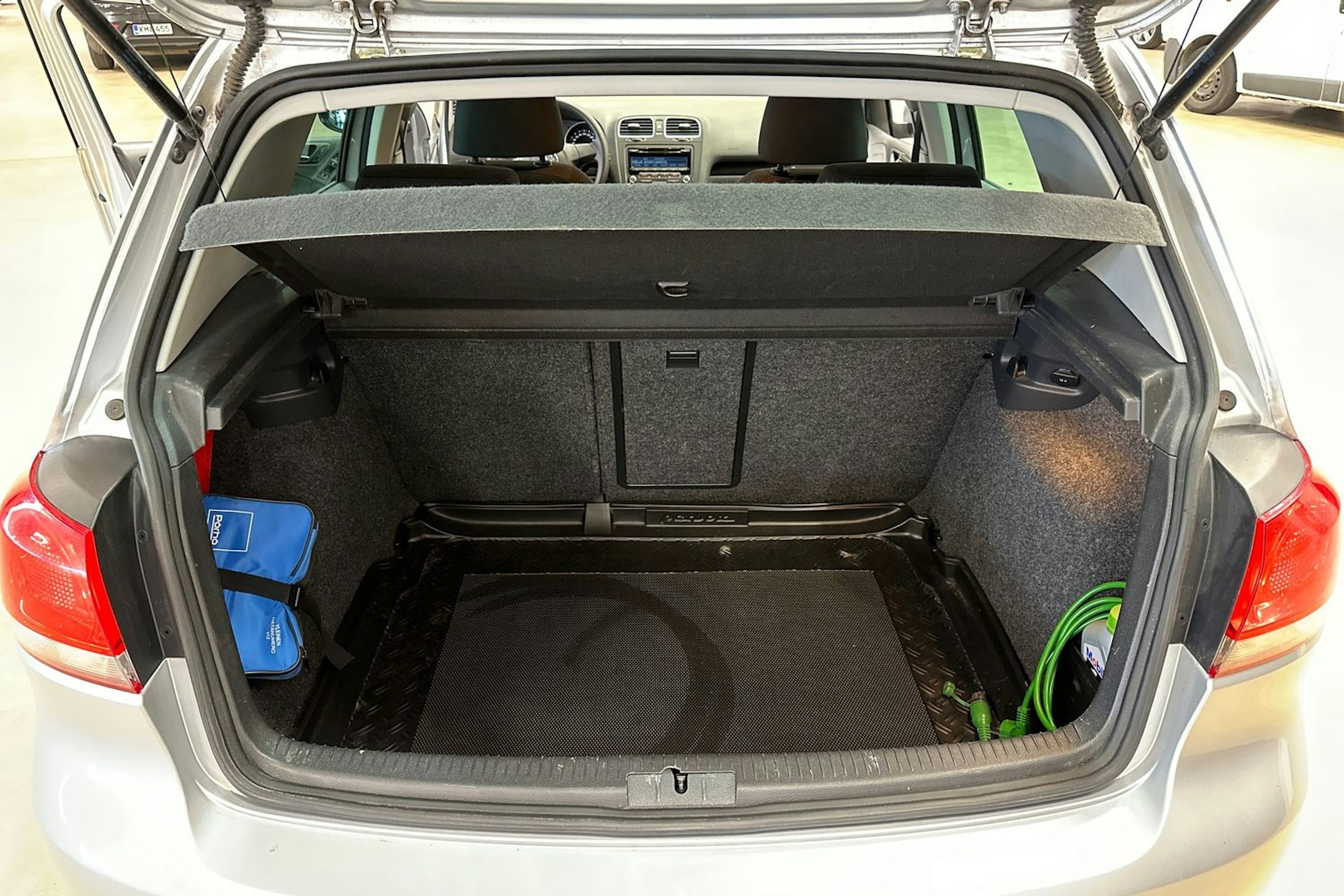 harmaa Volkswagen Golf 2012 kuva 28.