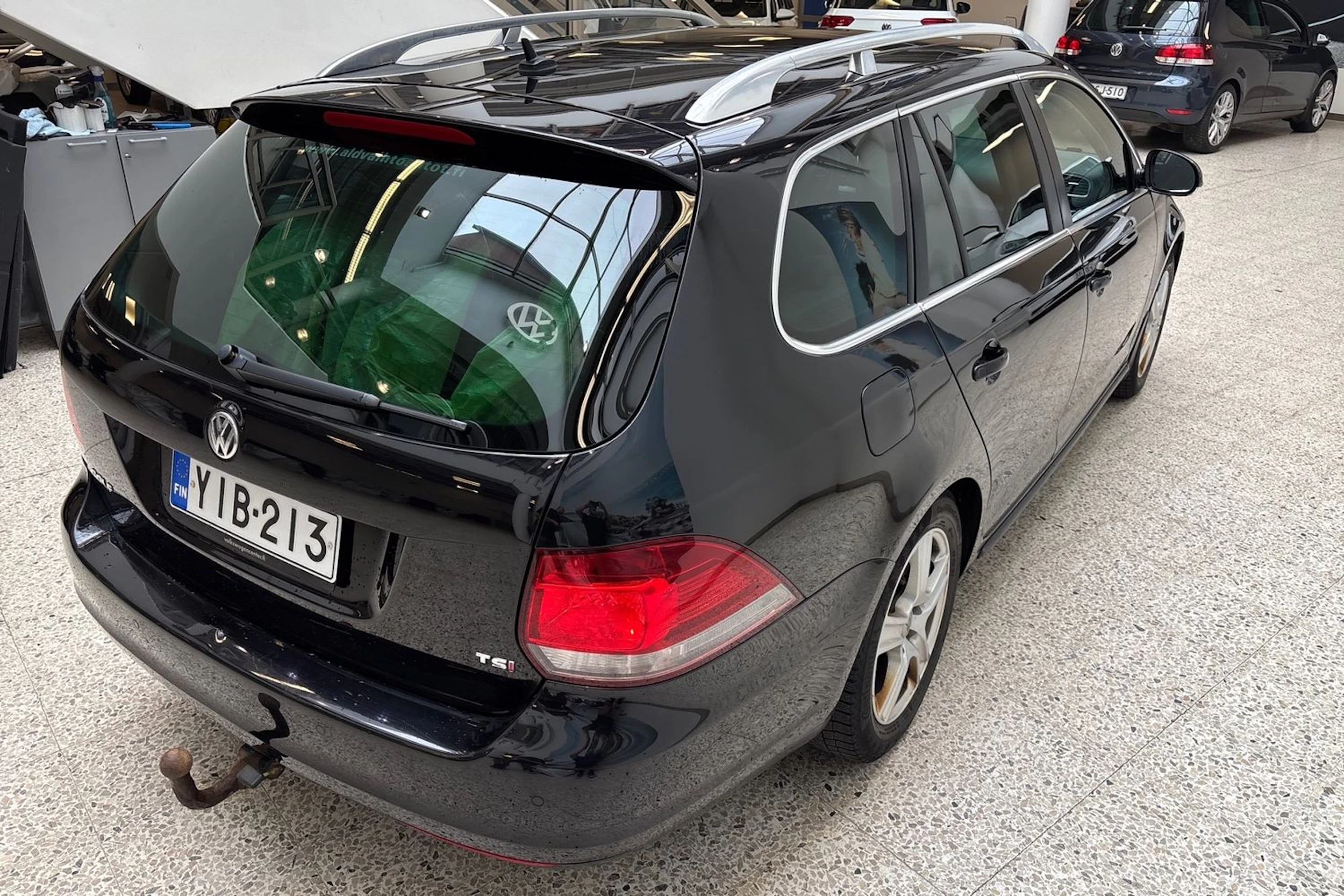 musta Volkswagen Golf 2012 kuva 12.
