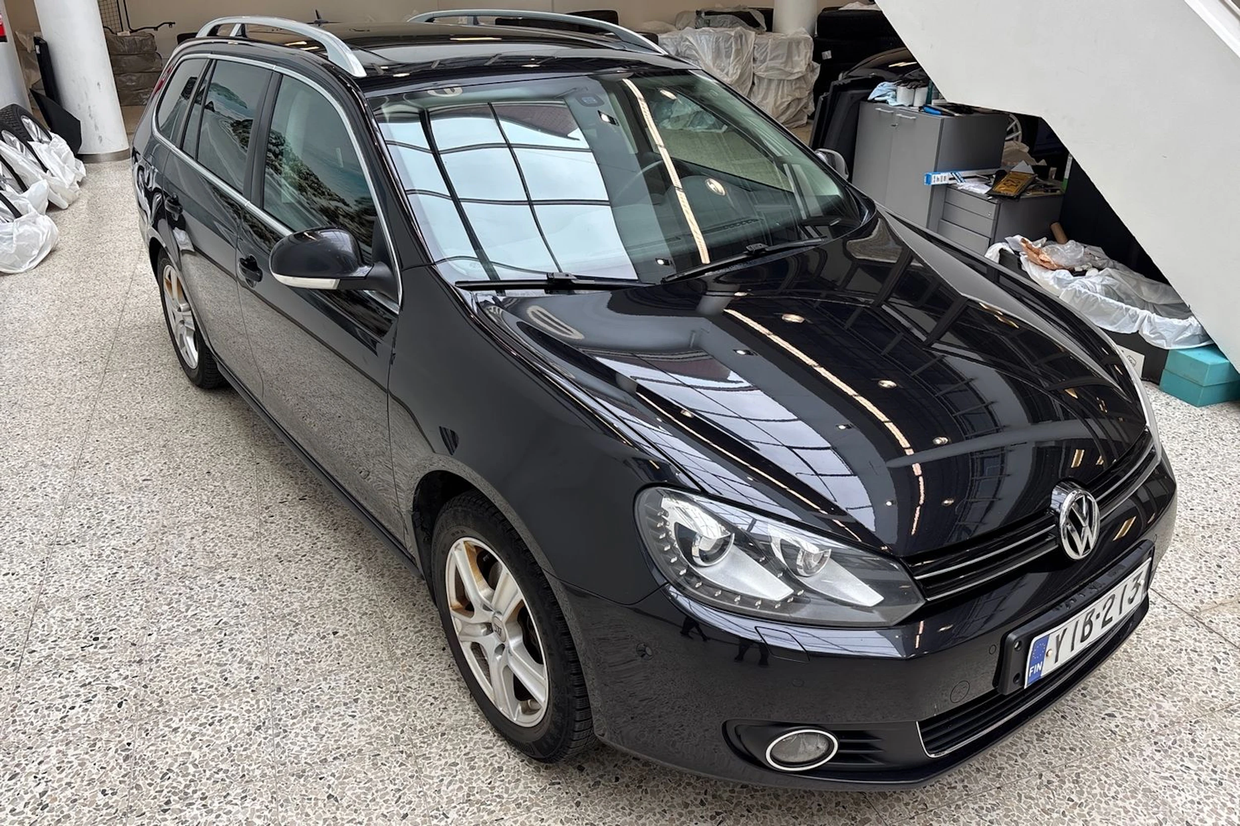 musta Volkswagen Golf 2012 kuva 13.