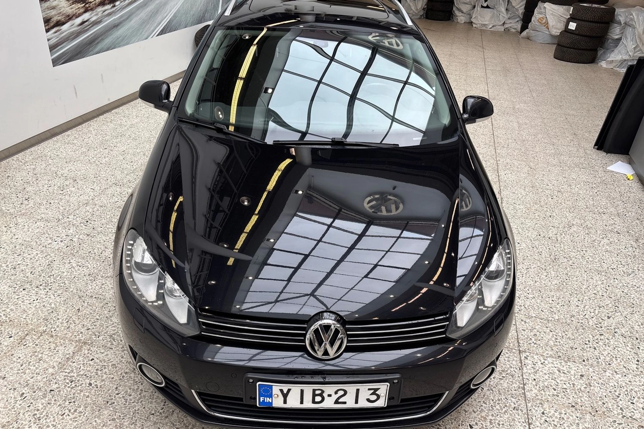 musta Volkswagen Golf 2012 kuva 14.