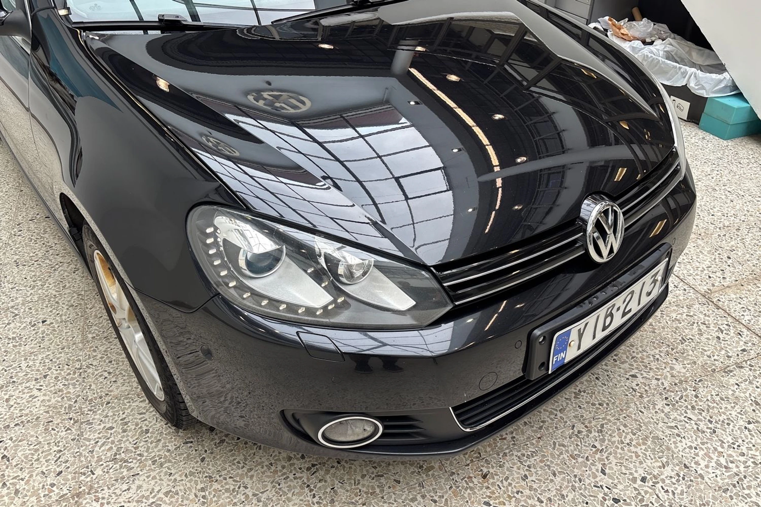 musta Volkswagen Golf 2012 kuva 15.