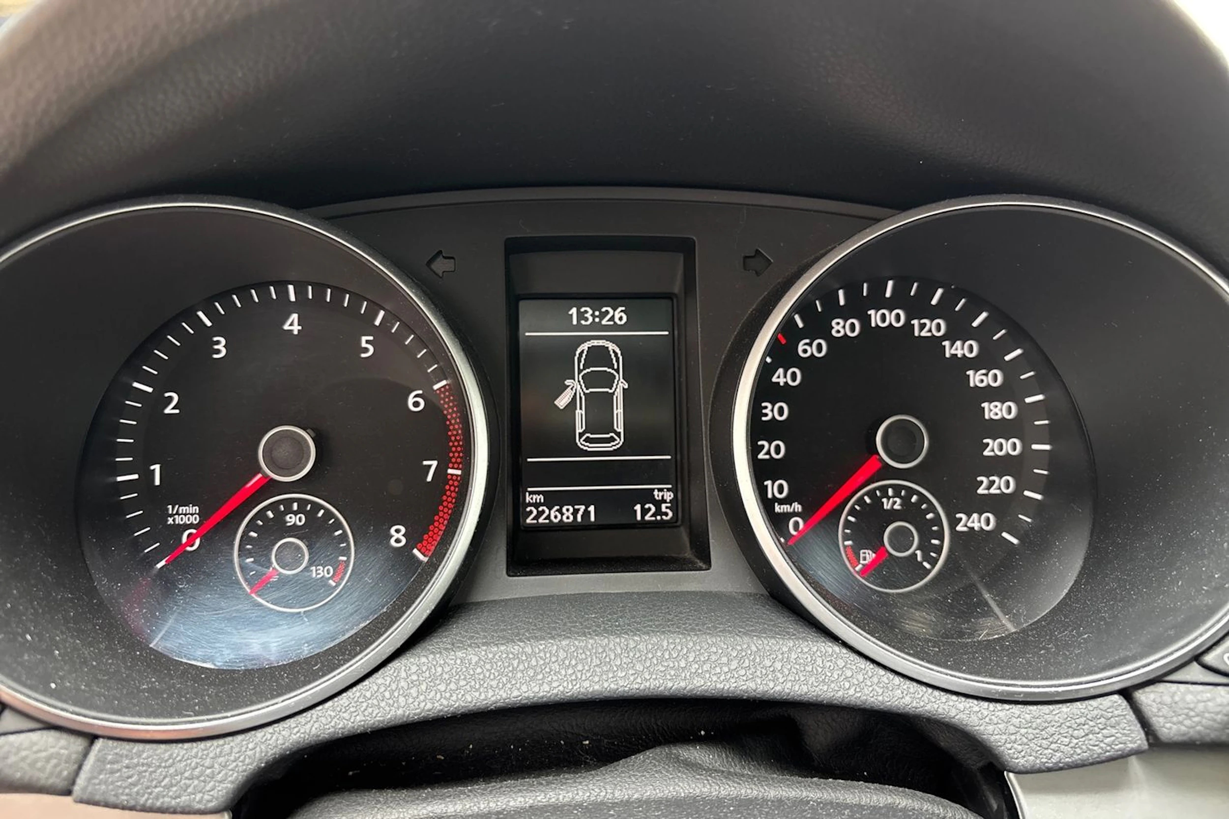 musta Volkswagen Golf 2012 kuva 30.