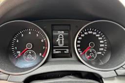 musta Volkswagen Golf 2012 kuva 30.