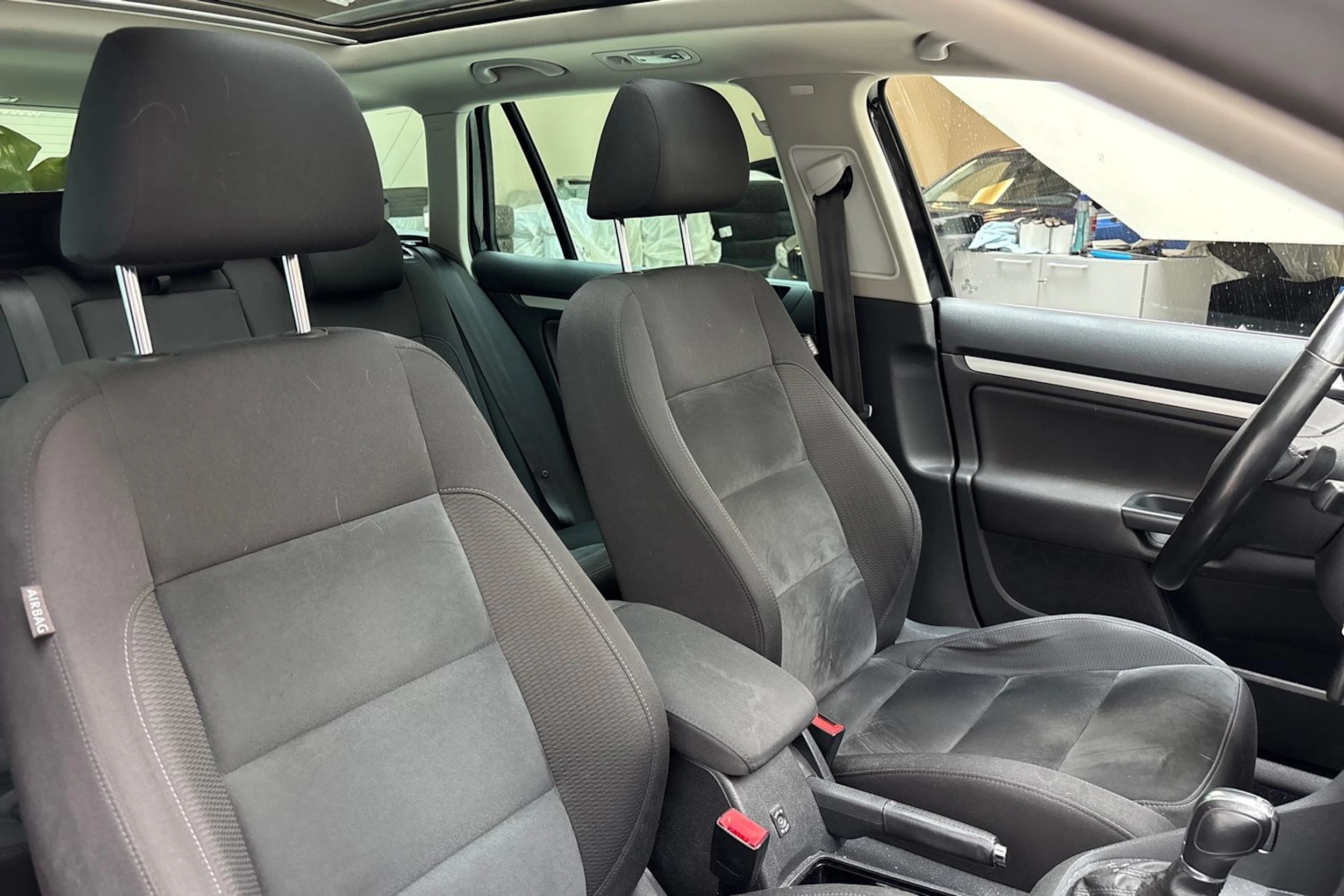 musta Volkswagen Golf 2012 kuva 31.