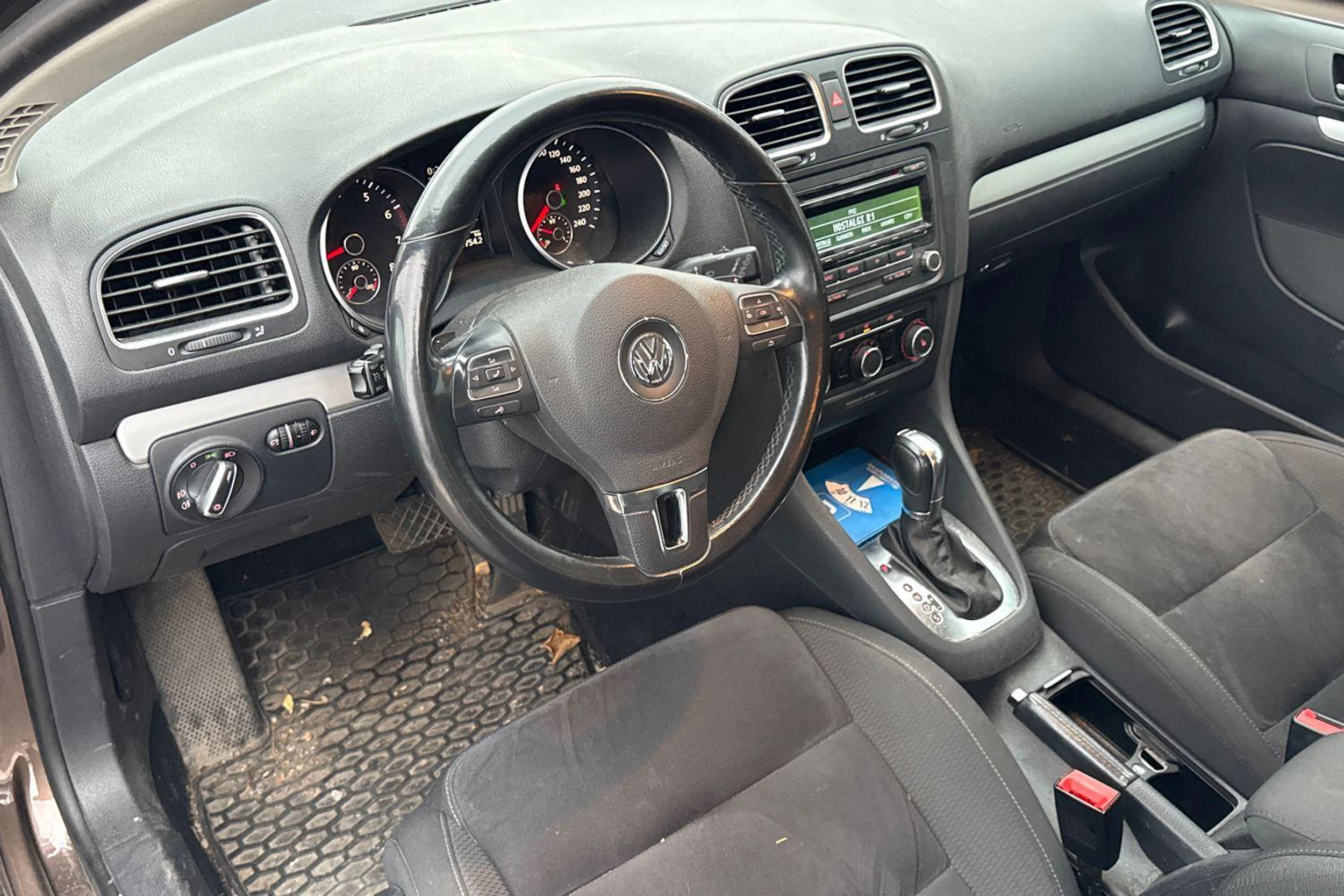 ruskea (beige) Volkswagen Golf 2012 kuva 3.