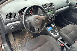 ruskea (beige) Volkswagen Golf 2012 kuva 3.