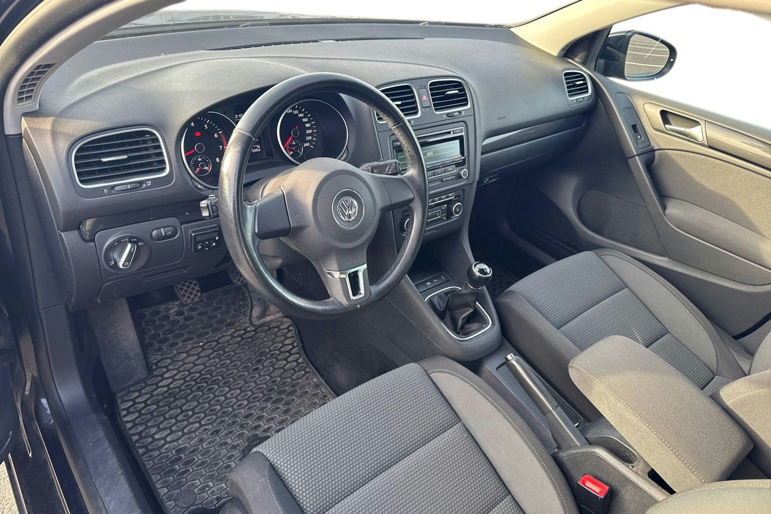 musta Volkswagen Golf 2012 kuva 3.