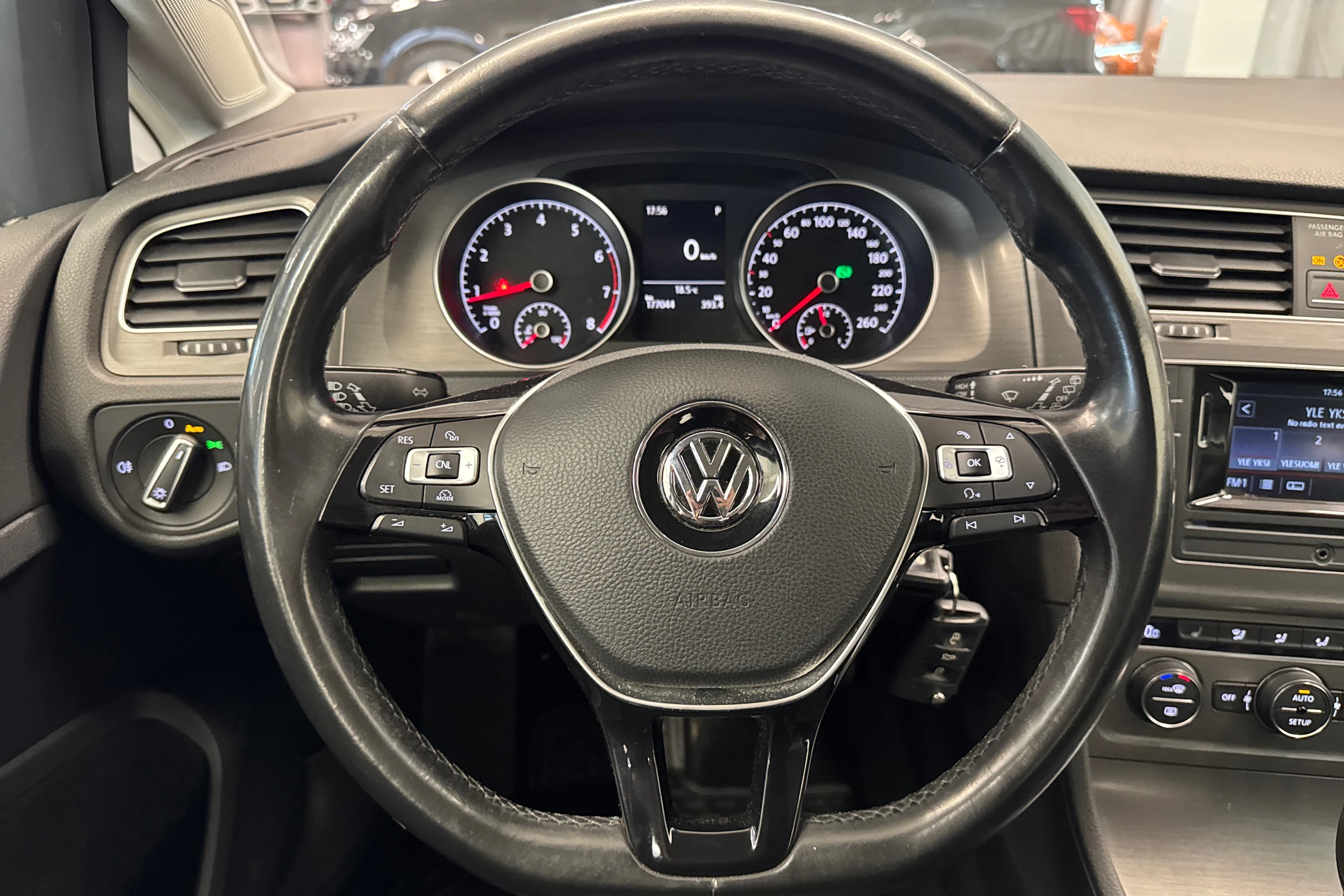 harmaa Volkswagen Golf 2013 kuva 15.