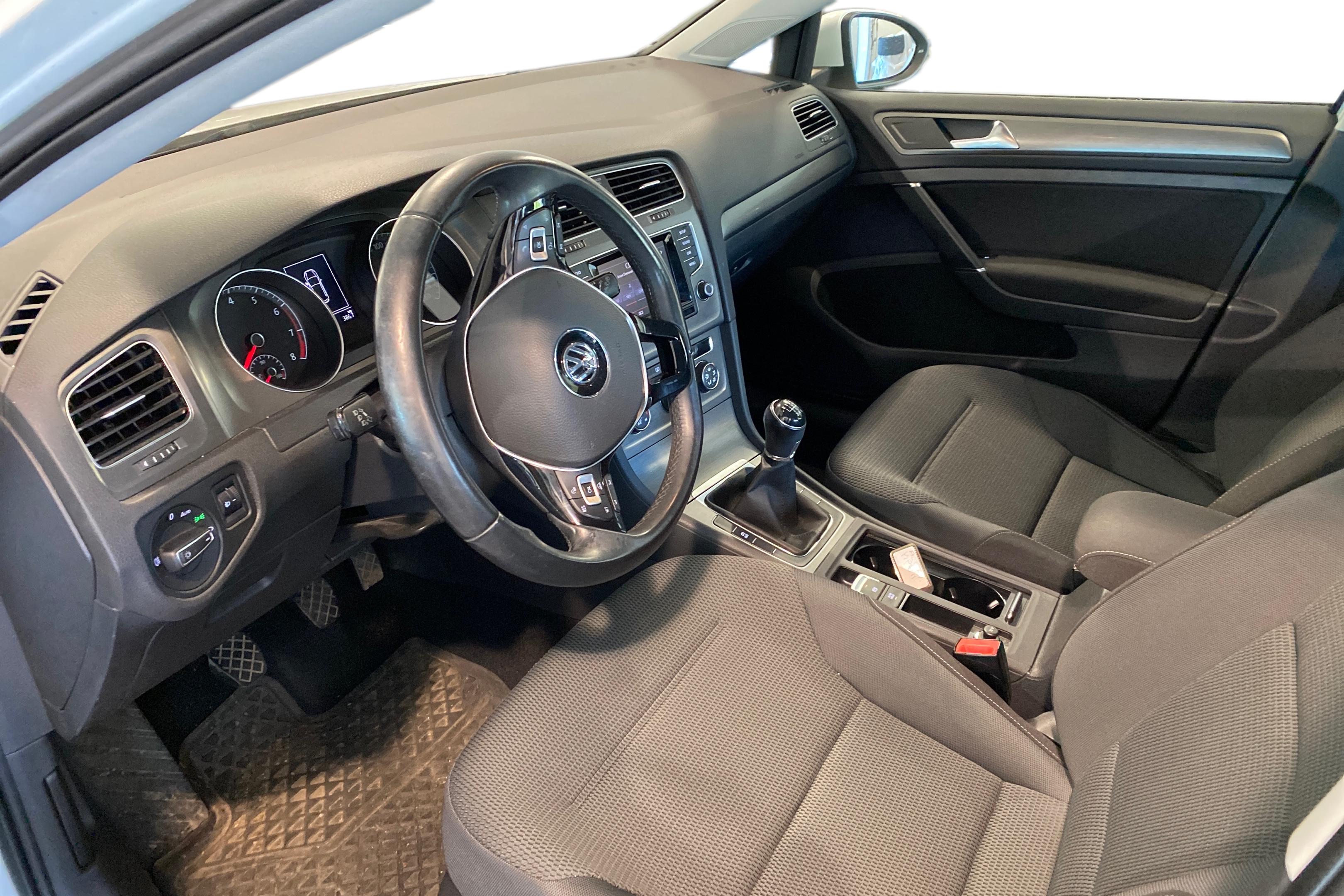 Volkswagen Golf 2013, kuva 3/3
