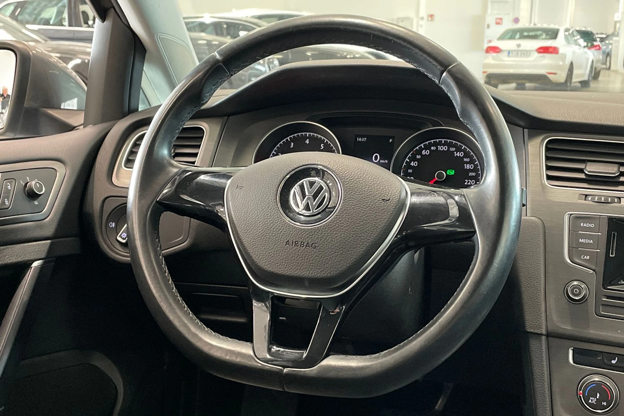 met. harmaa Volkswagen Golf 2013 kuva 16.