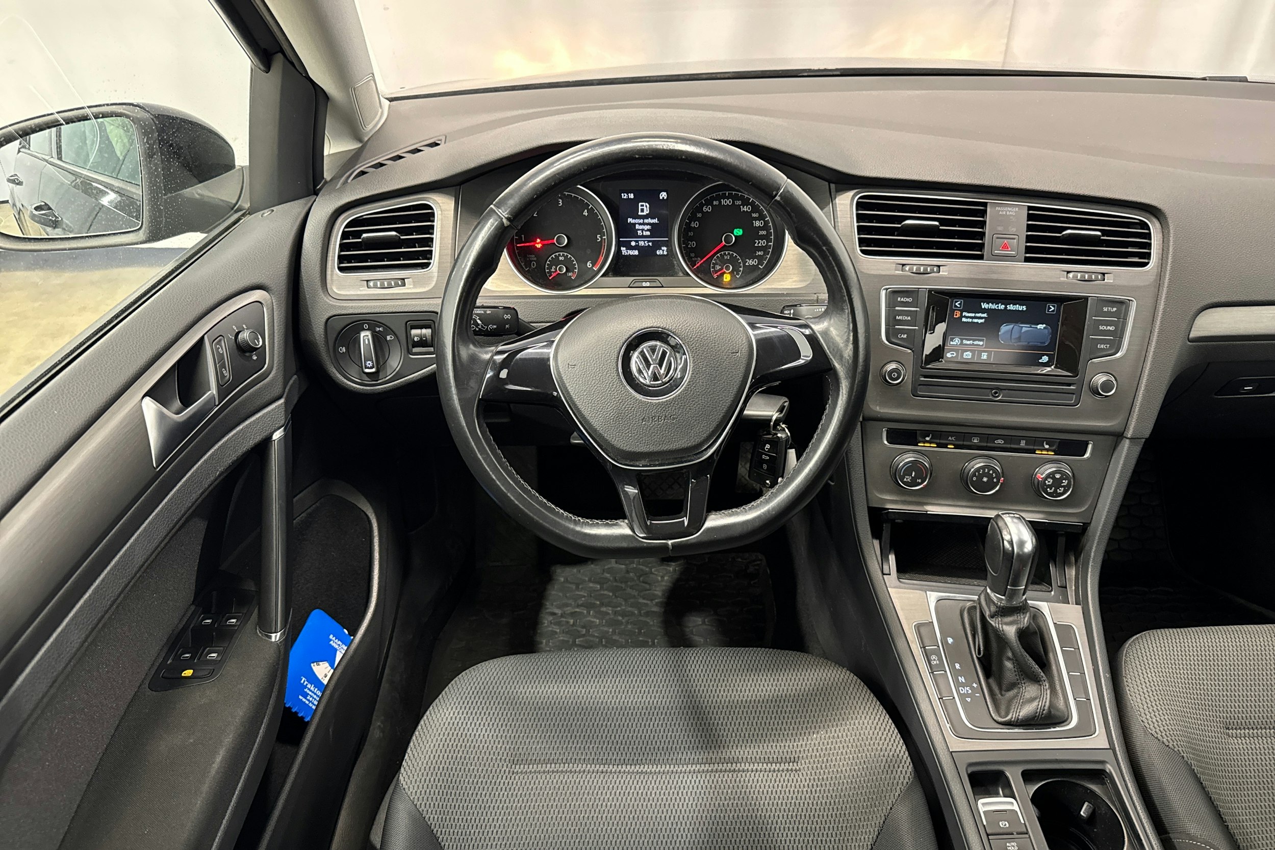 musta Volkswagen Golf 2013 kuva 12.