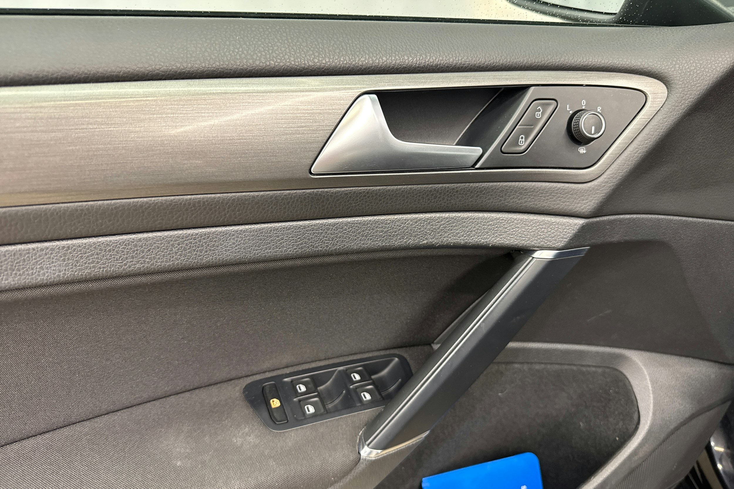 musta Volkswagen Golf 2013 kuva 13.