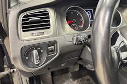 musta Volkswagen Golf 2013 kuva 14.