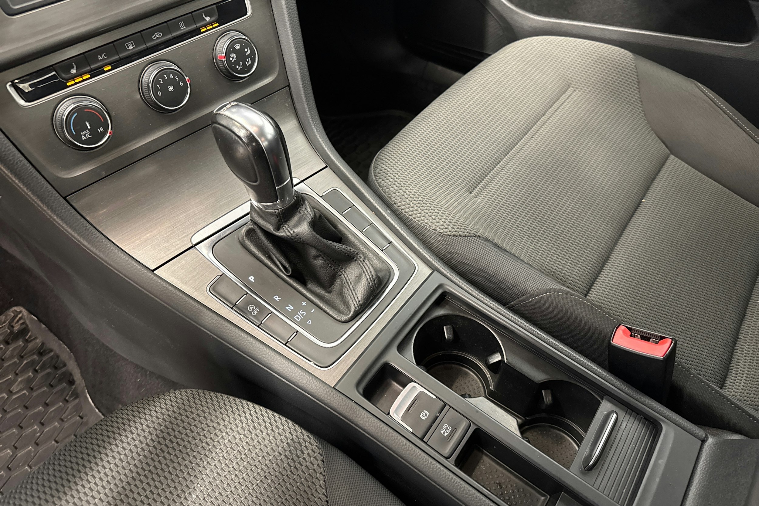 musta Volkswagen Golf 2013 kuva 15.