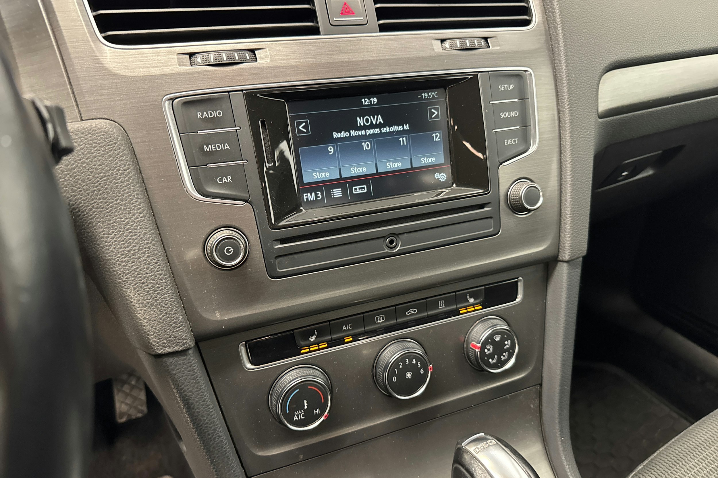 musta Volkswagen Golf 2013 kuva 16.