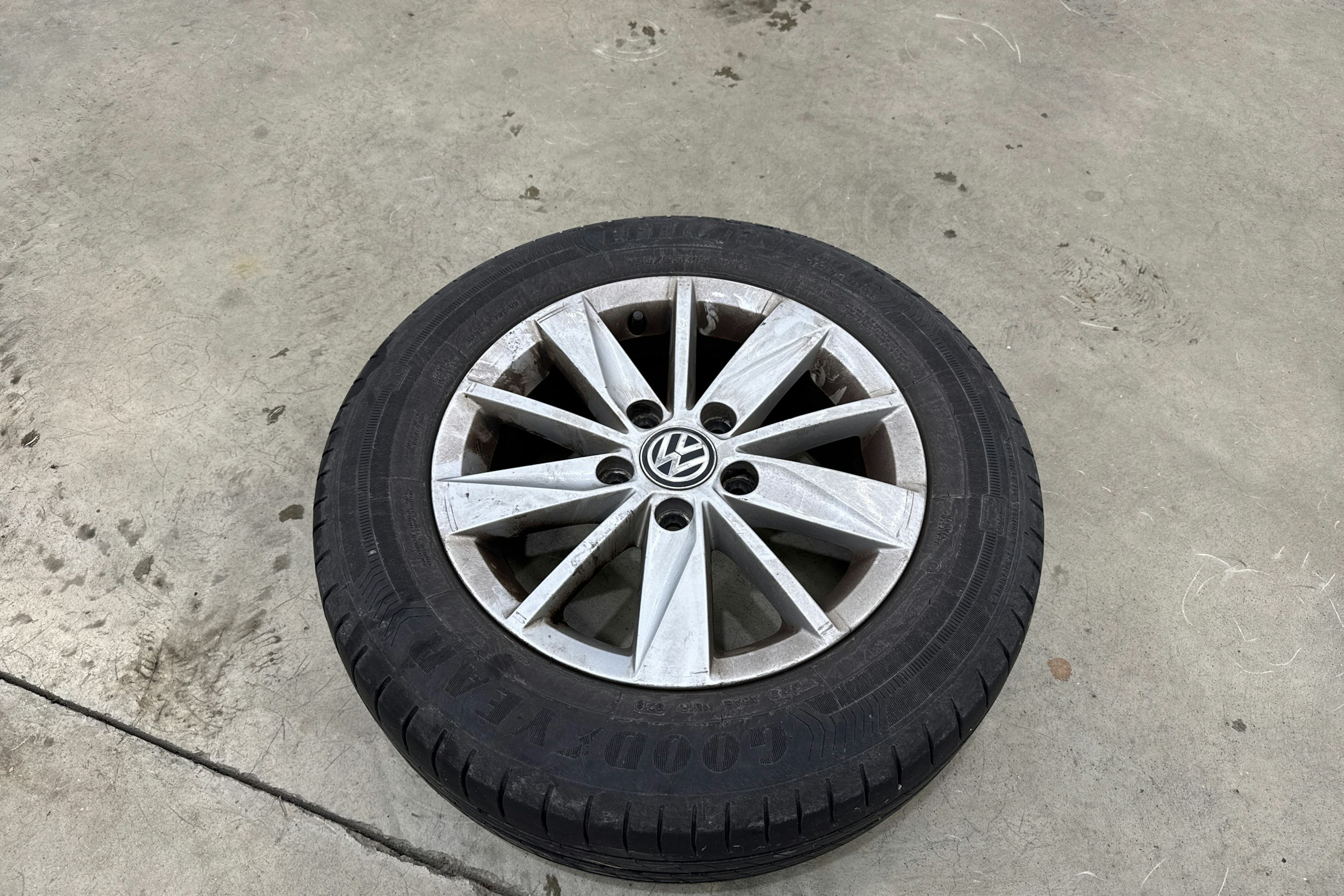 musta Volkswagen Golf 2013 kuva 20.