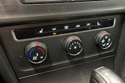 valkoinen Volkswagen Golf 2013 kuva 20.