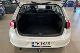 valkoinen Volkswagen Golf 2013 kuva 27.