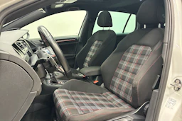 valkoinen Volkswagen Golf 2014 kuva 28.