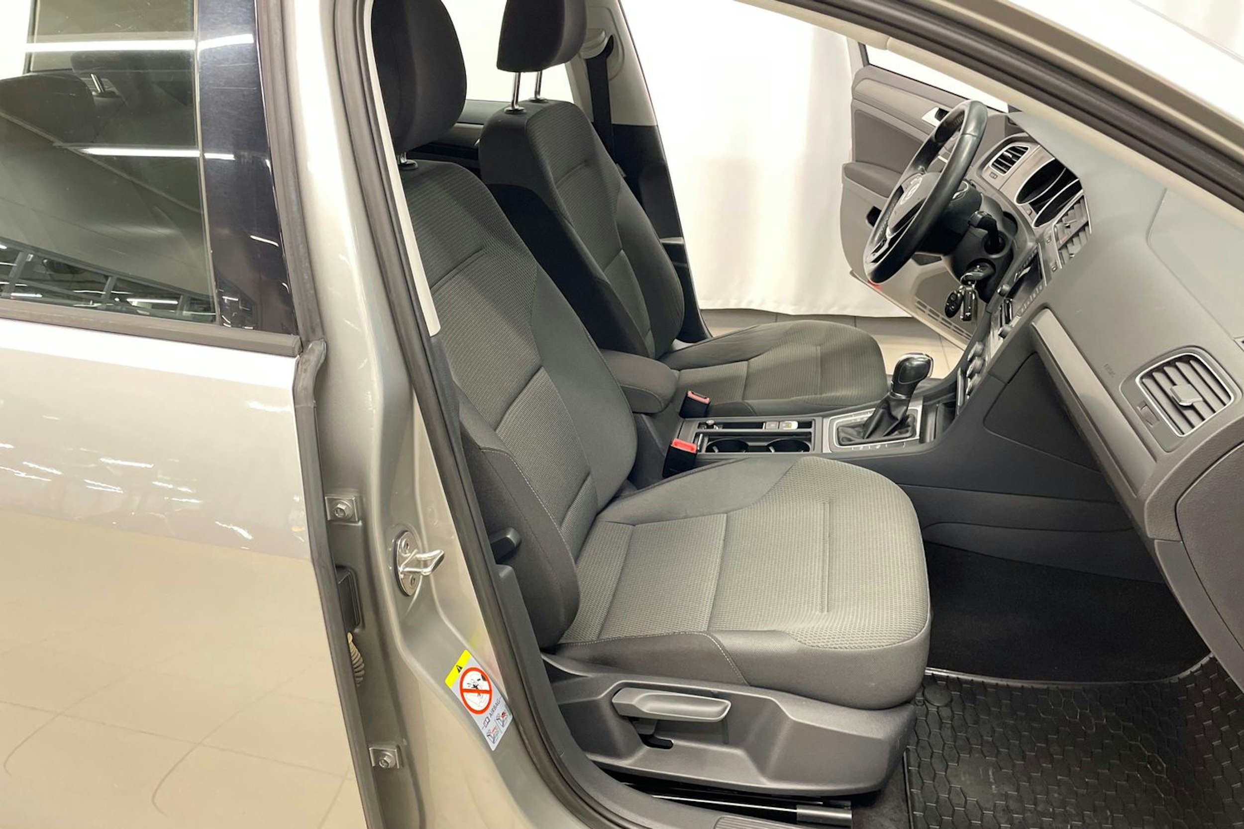 Harmaa Volkswagen GOLF 2013 kuva 25.