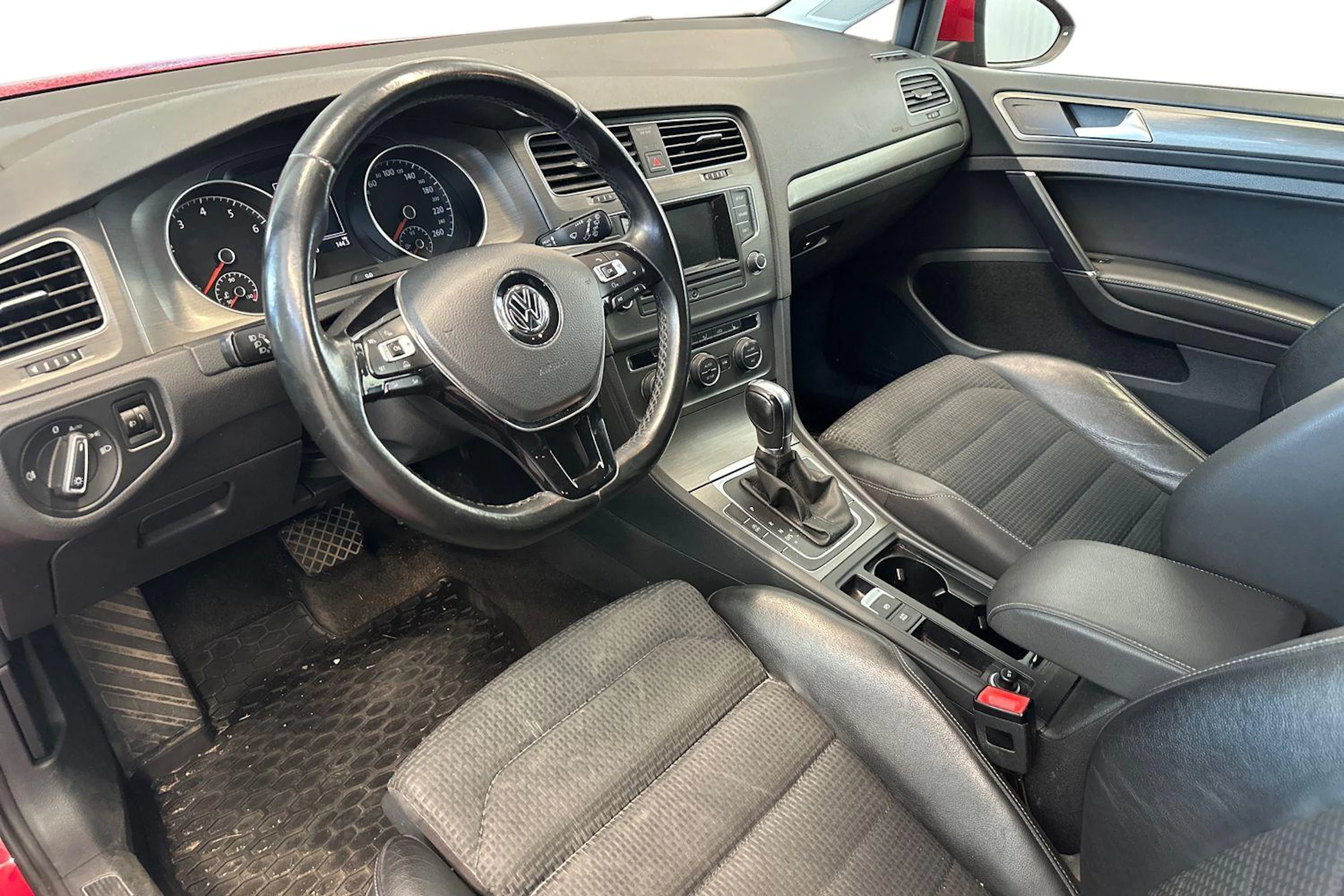 punainen Volkswagen Golf 2013 kuva 3.