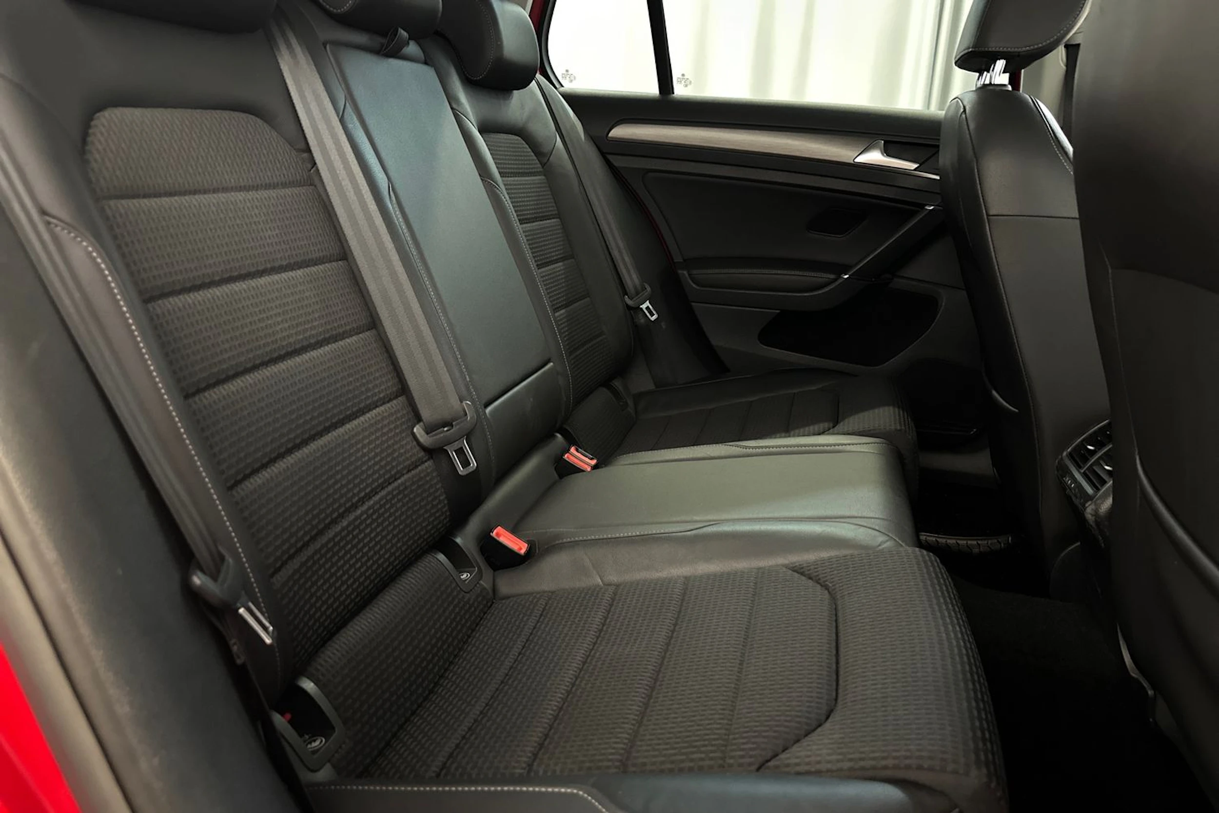 punainen Volkswagen Golf 2013 kuva 10.